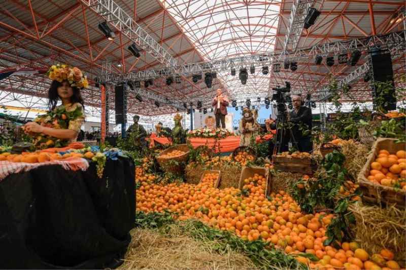 Turuncu mucize Mandalina Şenliği nefes kesti