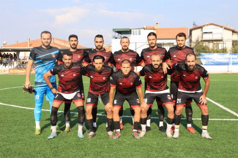 Güzelbahçe Belediye Spor liderlik virajında