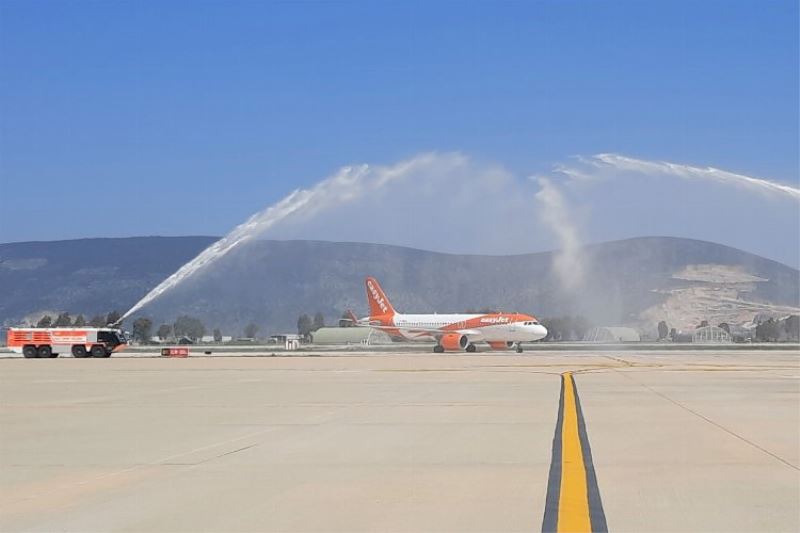 Bodrum sezonun ilk dış hat uçuşunu karşıladı