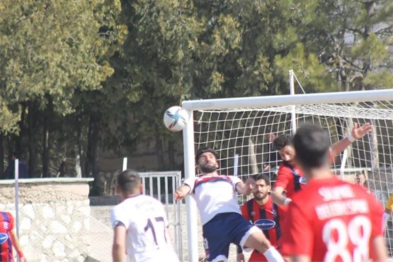 Niğde Belediyespor liderliği elinden kaçırdı