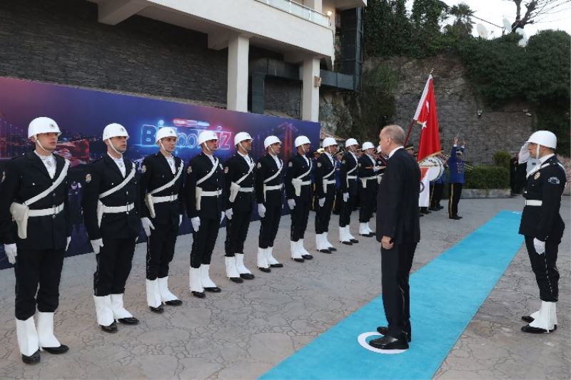 Cumhurbaşkanı Erdoğan:  Polislerimizin sonuna kadar yanındayım