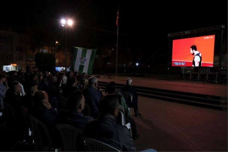 Eurocup final heyecanı Bursa İnegöl’de dev ekranla yaşandı