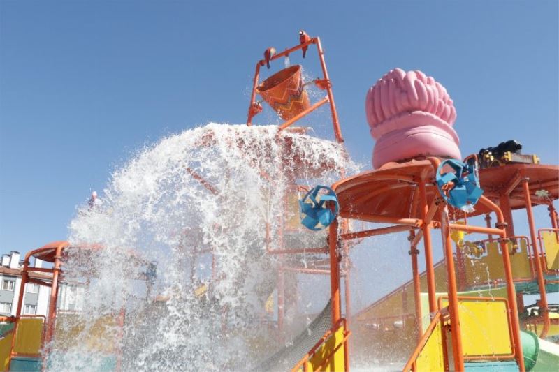 Kocaeli İzmit Aquapark’ta eğlenirken serinleyecek!