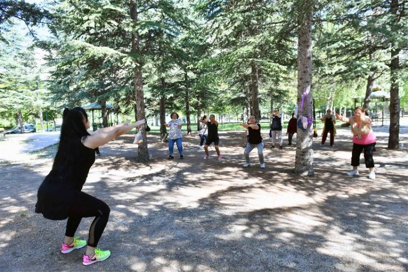 Sağlıklı yaşam için her sabah spor