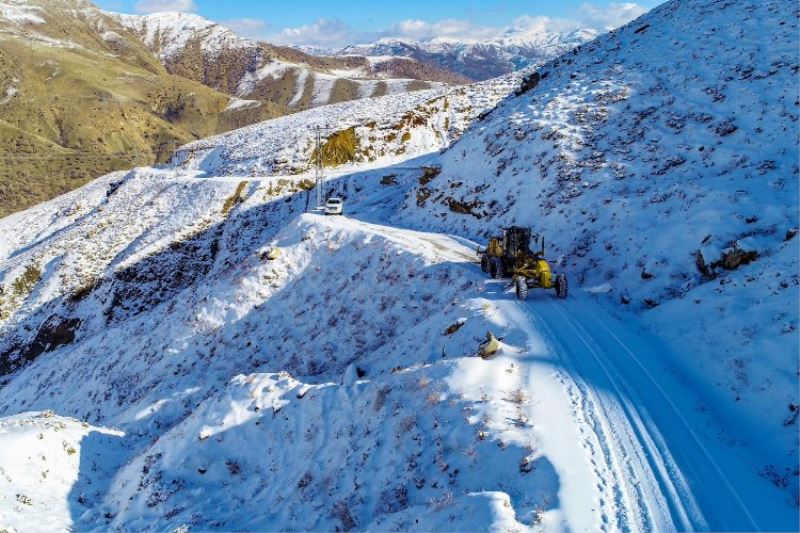 Sason’da kardan kapanan grup yolu ulaşıma açıldı