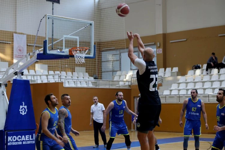 Sakarya baskette Karamürselbey ile karşılaştı