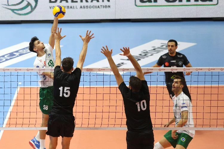 Bursa Büyükşehir voleybolcuları Balkan Kupası