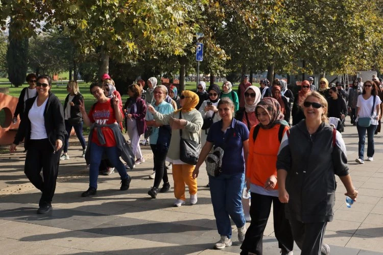 İzmitli kadınladan farkındalıklı yürüyüş