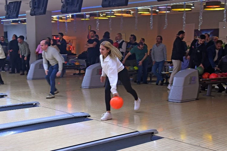 Bursa Osmangazi personelinin bowling heyecanı