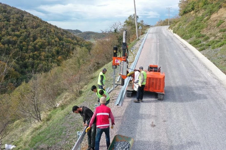 Otokorkuluklar ile Kocaeli trafiği daha güvenli