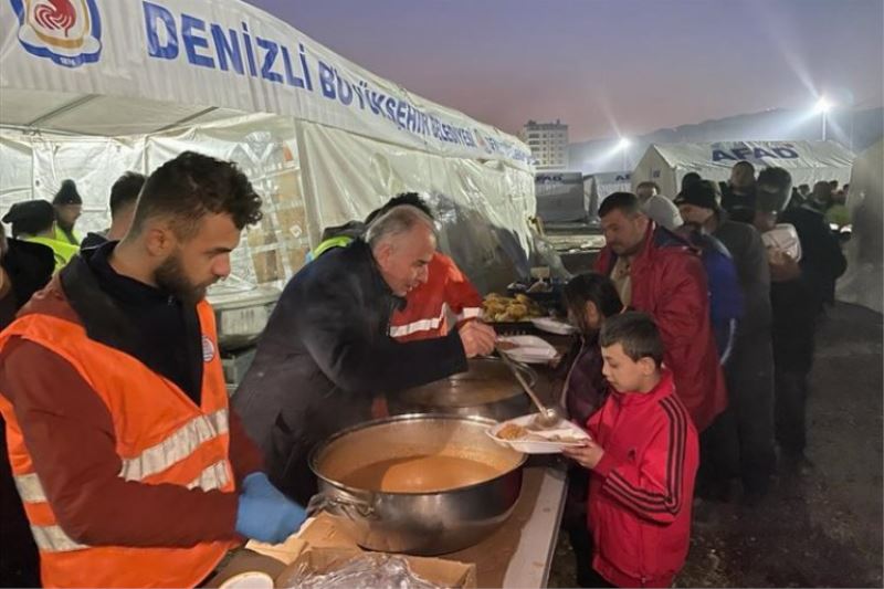 Denizli Büyükşehir’den Hatay’da gönül sofrası