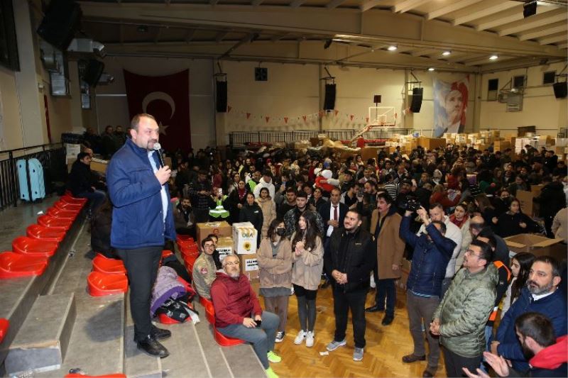 İzmir Çiğli’de deprem dayanışması büyüyor