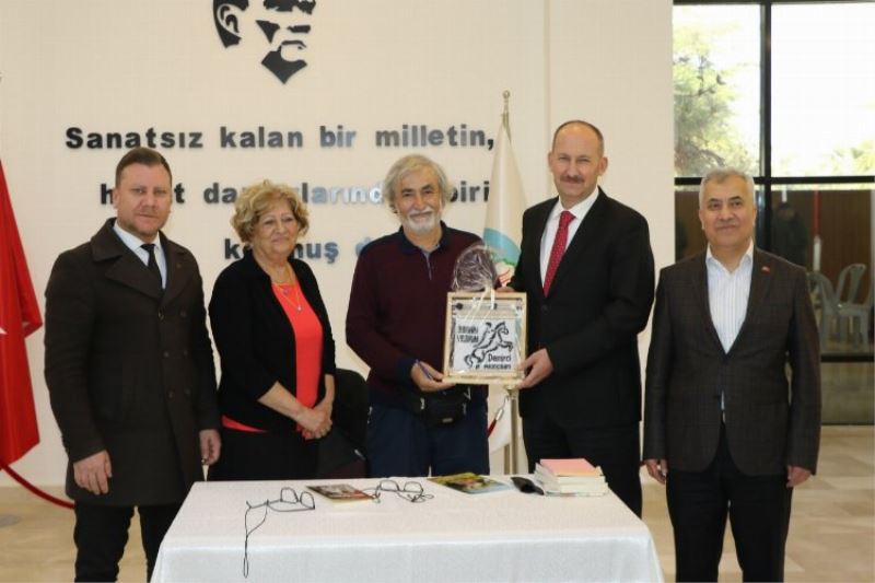 Yazar İbrahim Yıldırım, Manisalı okurlarıyla buluştu