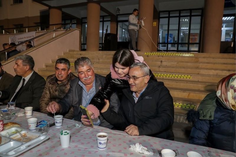 Alim Işık Kütahyalılarla iftarda buluştu