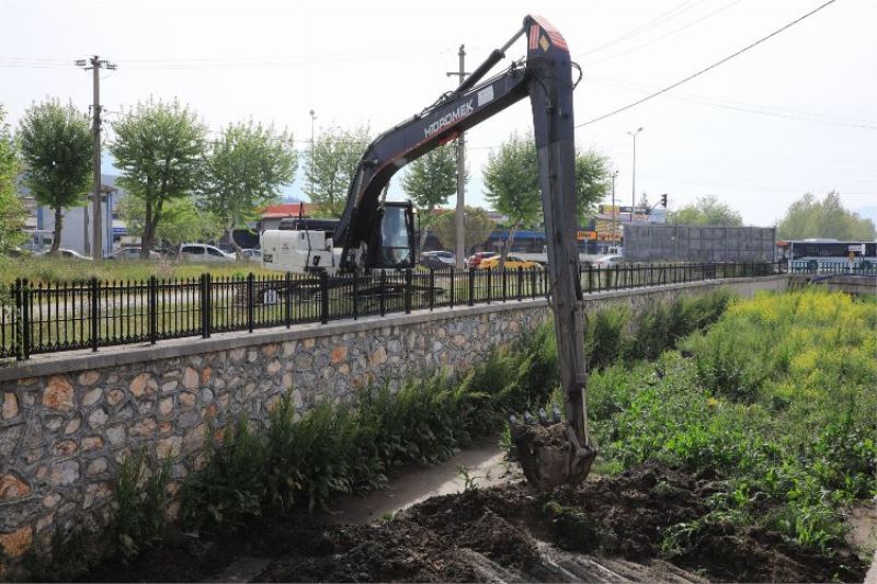 Muğla dereleri temizlemeye devam ediyor