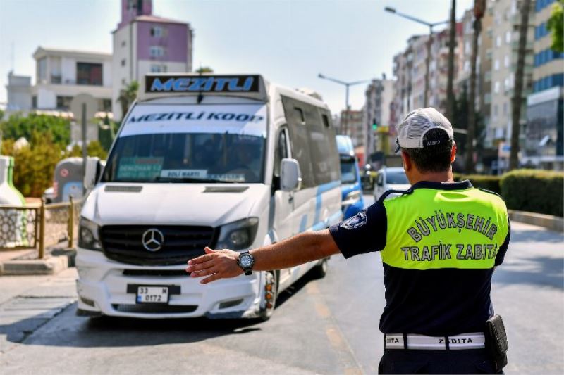 Zabıta minibüslere fırsat vermiyor