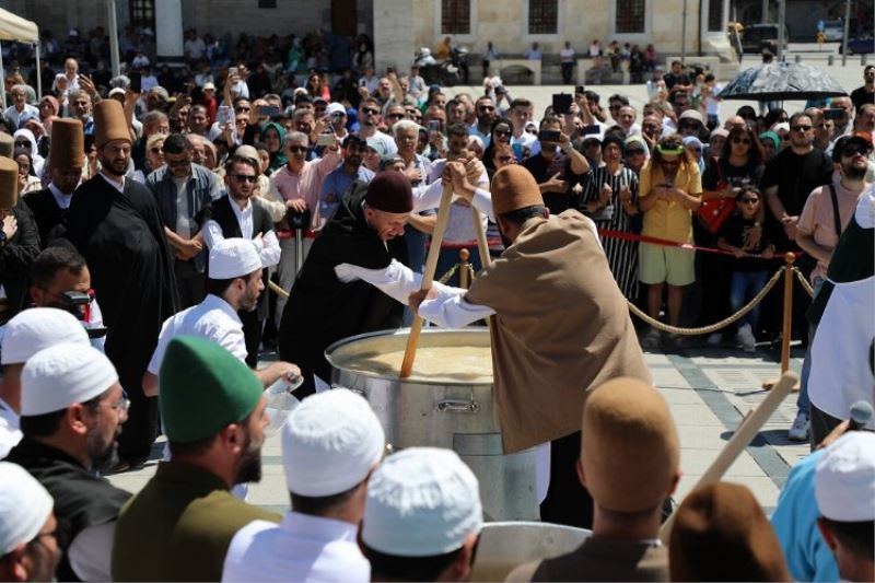 Konya’da gelenek Mevlana Meydanı