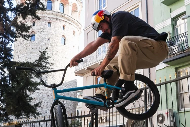 Red Bull Bike geliyor