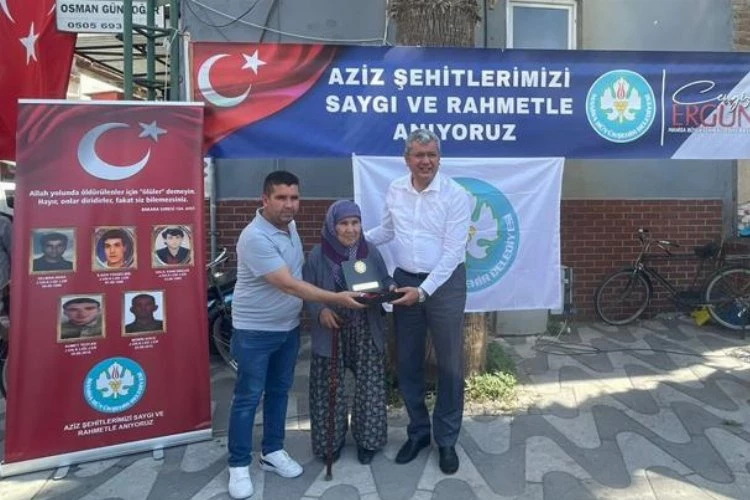 Manisa şehitlerini dualarla andı