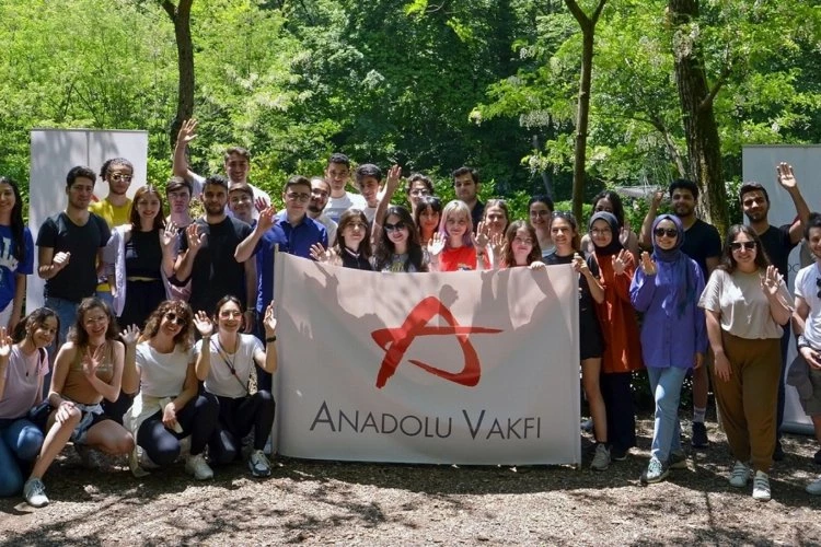 Anadolu Vakfı gençlere burs desteğini sürdürüyor