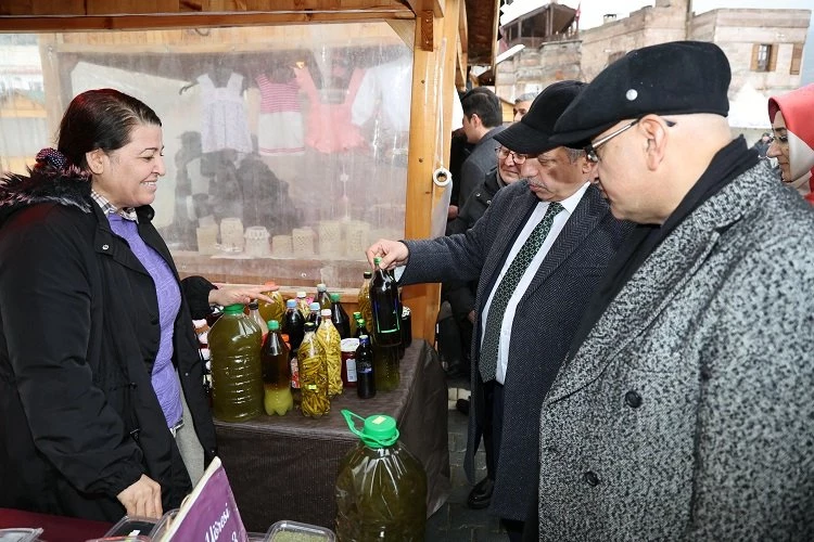 Milletvekili Cıngı ve  Başkan Yalçın Maharetli Eller