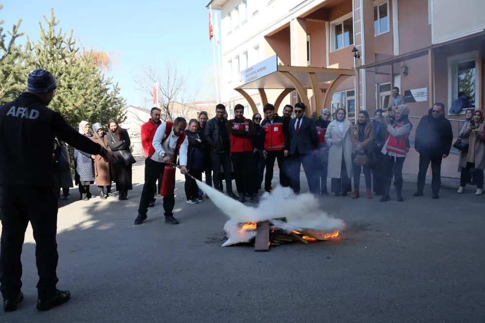 Aile ve Sosyal Hizmetler İl Müdürlüğü’nde afet farkındalık ve yangın tatbikatı